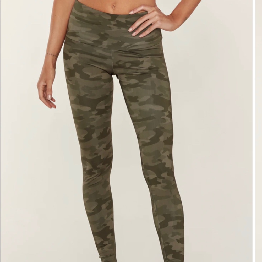 Onzie high rise long legging moss camp sz Large